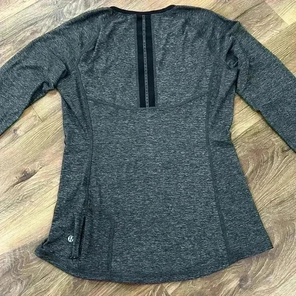 Lululemon Women’s Pace Pusher long sleeve shirt black/gray with back pocket sz8 - Picture 16 of 16